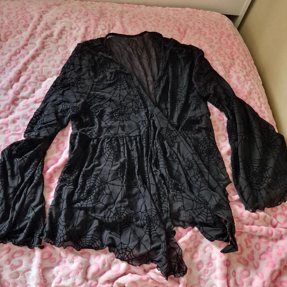 Shein-curve-plus Women's Black Cardigan